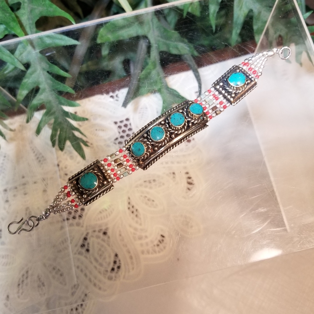 BEAUTIFUL TURQUOISE BRACELET NWOT